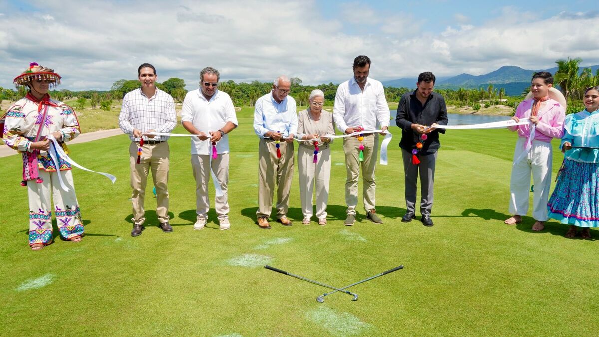 El gobernador y su esposa asistieron a la inauguración del nuevo campo de golf Nauka Riviera | Especial