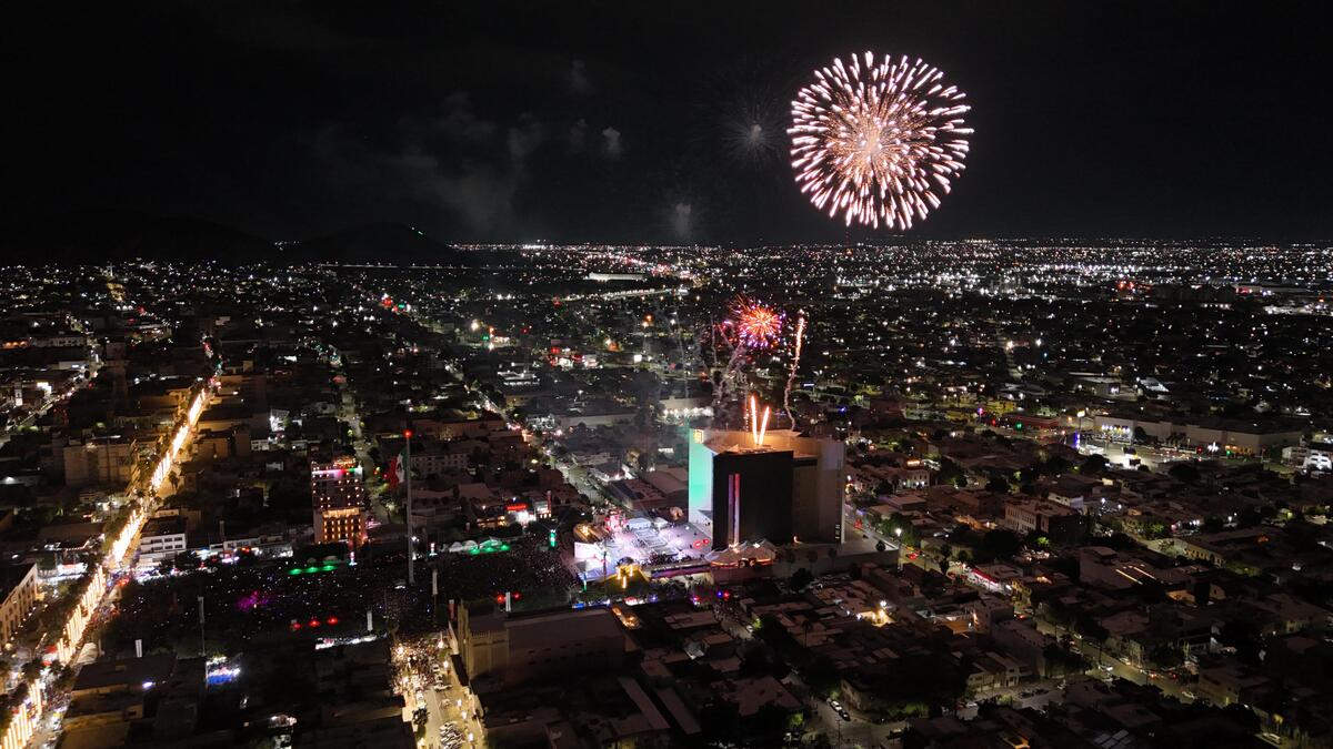Grito en la Plaza Mayor de Torreón. | Iván Sánchez