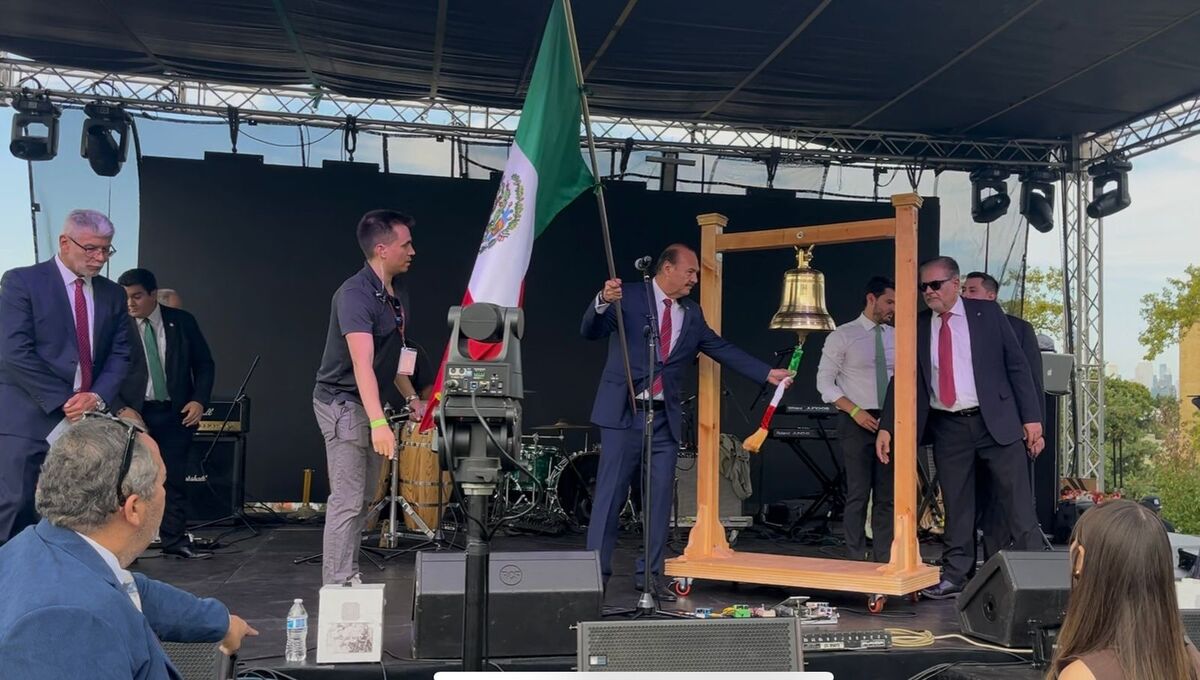 Marcos Bucio, Cónsul General de México, durante el ensayo del Grito de Independencia en NY. | Rafael Montes
