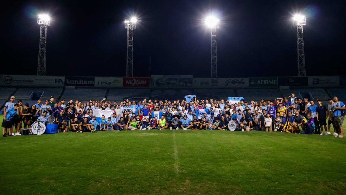 Aficionados acudieron al entrenamiento de la Jaiba Brava en el Estadio Tamaulipas.