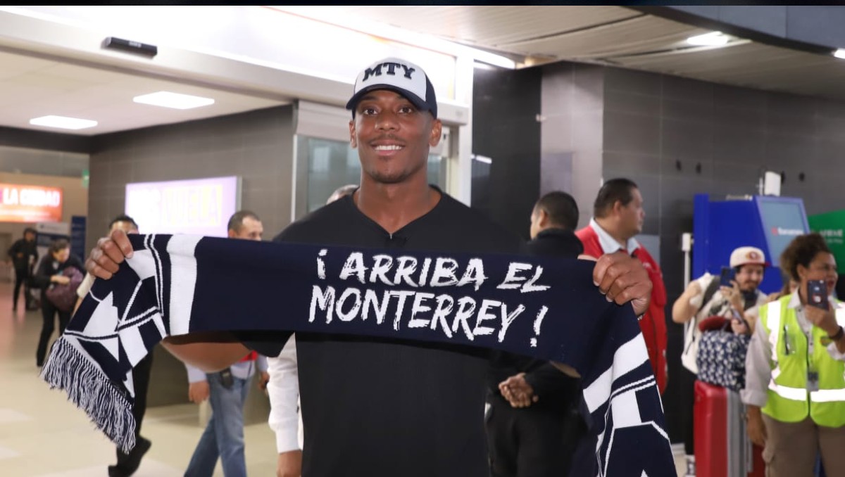 Anthony Martial ya está en Monterrey para reportar con Rayados (Luis Guerra)
