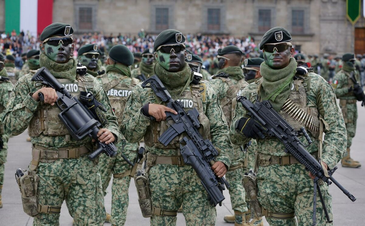 Elementos del Ejército mexicano en el Desfile Militar 2025. | Foto: Ariel Ojeda