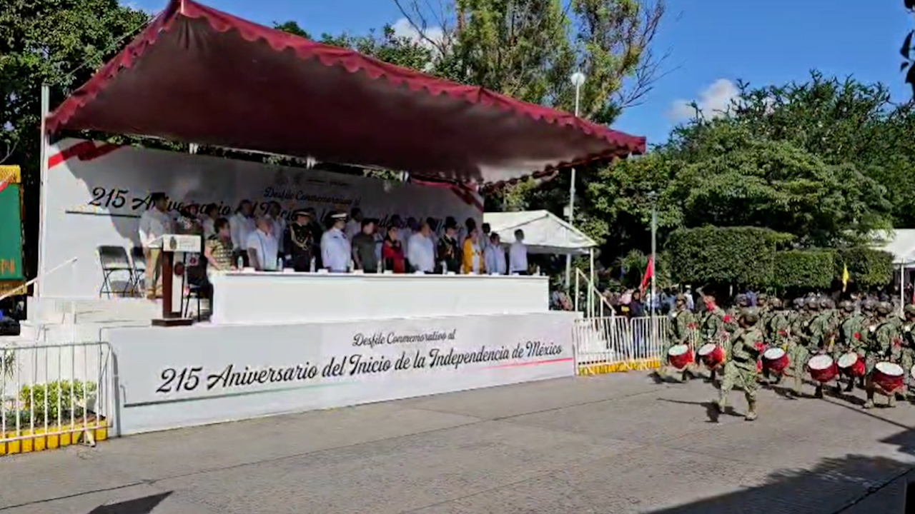Evelyn Salgado encabeza Desfile Cívico Militar 2025 en Guerrero