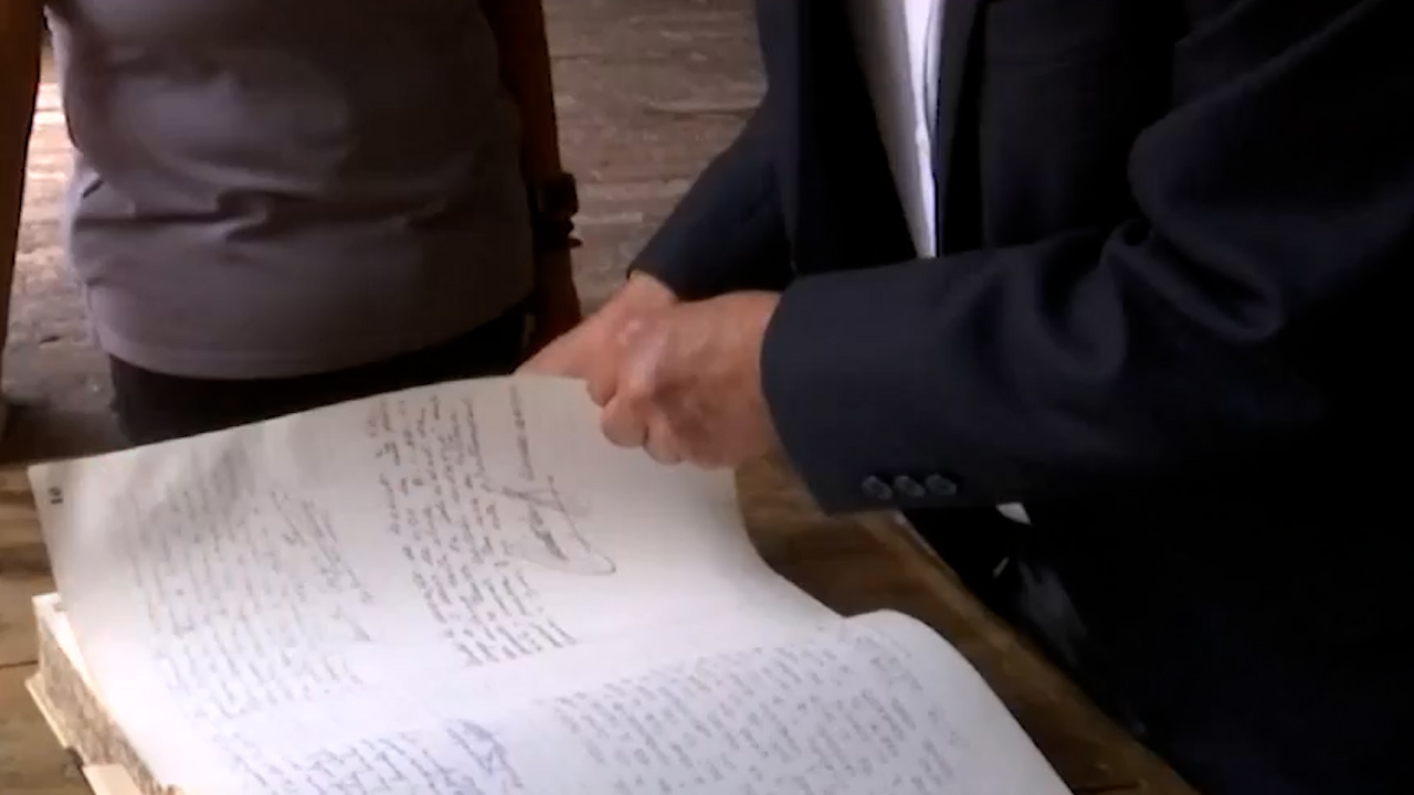 El libro secreto con firmas presidenciales en Dolores Hidalgo