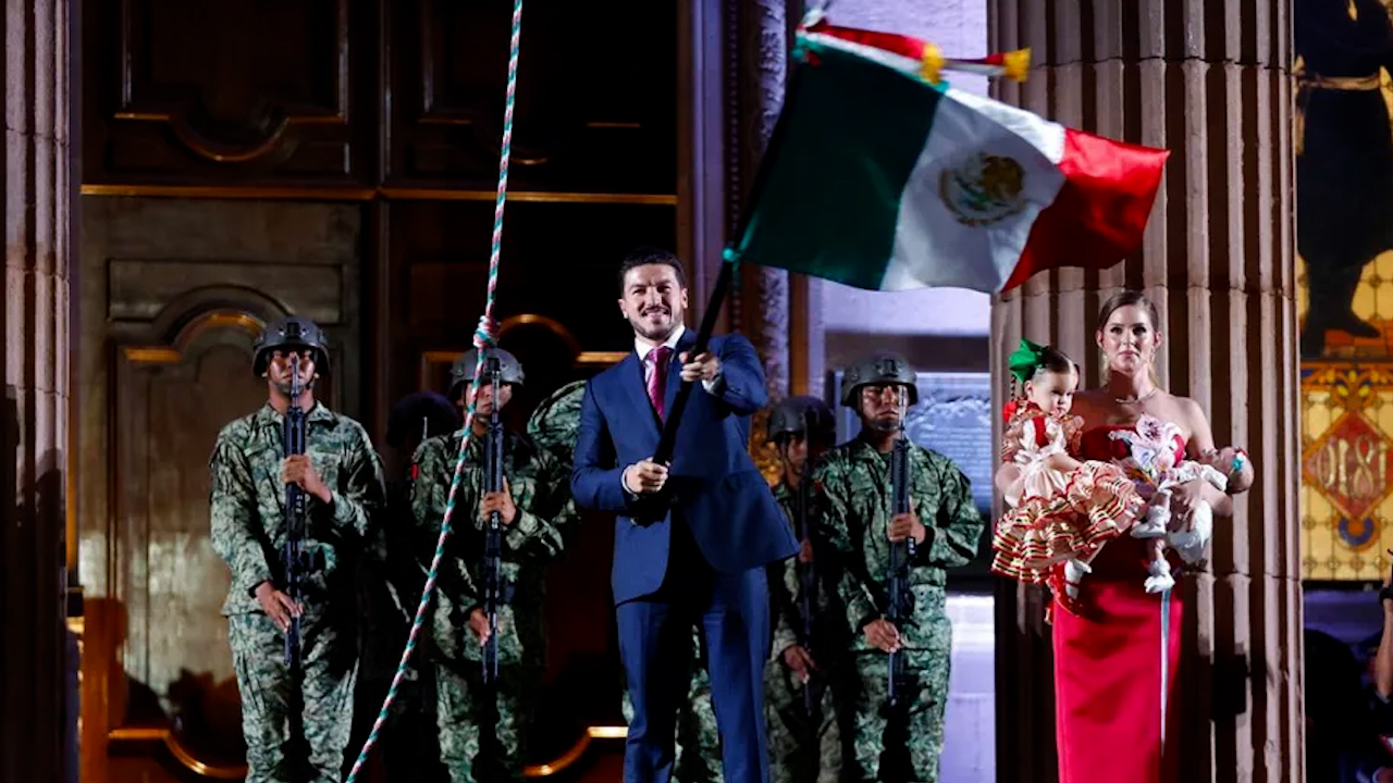 Samuel García destaca rumbo y fortaleza de Nuevo León en el Grito de Independencia