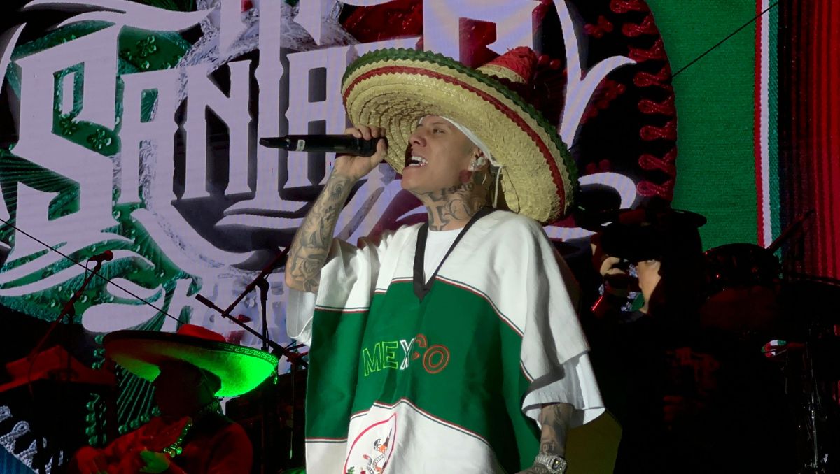 Santa Fe Klan en Grito de Independencia en García | Alberto Santos