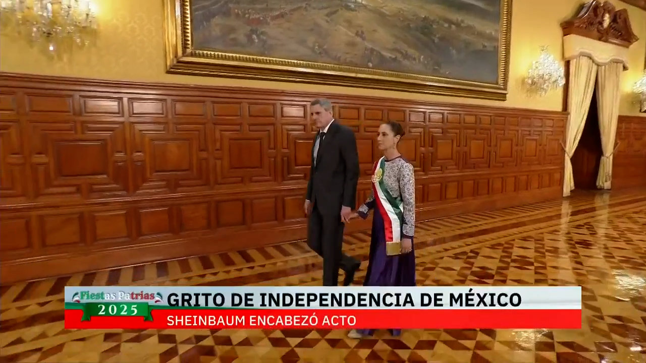 Sheinbaum viste atuendo morado confeccionado por mujeres de Sedena en Grito de Independencia