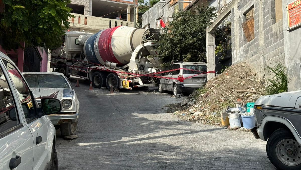 El vehículo transportaba de ocho a 12 metros cúbicos de concreto | Víctor González
