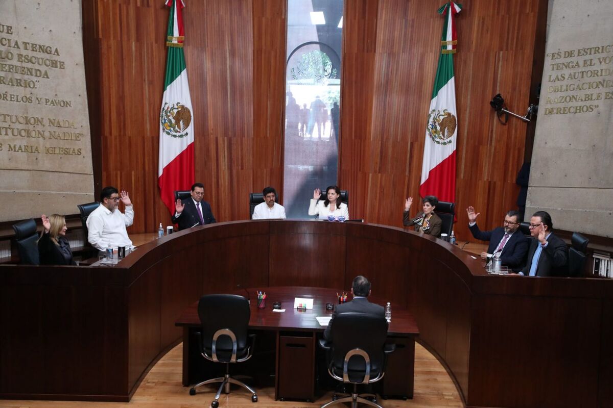 Claudia Valle Aguilasocho y Gilberto de Guzmán Bátiz se integraron como los dos magistrados faltantes de la Sala Superior. | Cuartoscuro