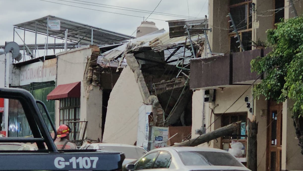 Derrumbe en local comercial de Guadalajara este miércoles (Juan Carlos Munguía)