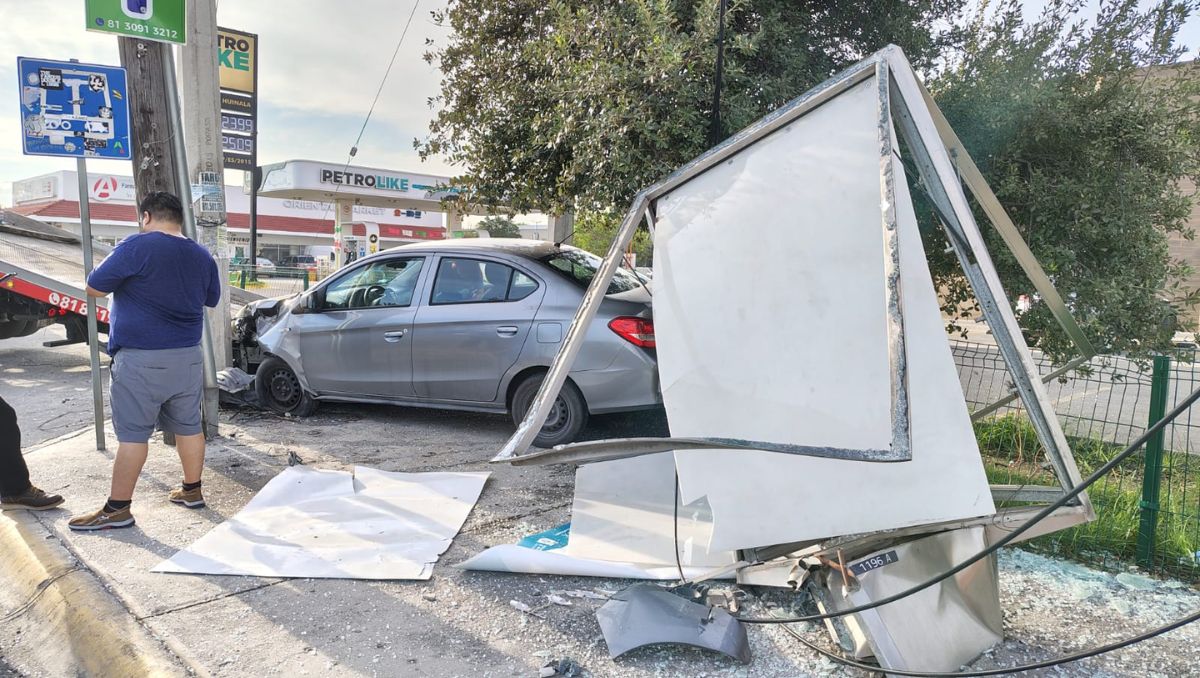Al momento del impacto ninguna persona se encontraba esperando el transporte público | Agustín Martínez