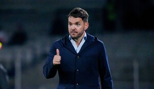 Nicolás Larcamón asegura que en Cruz Azul mantienen la calma ante buenos resultados en el torneo.