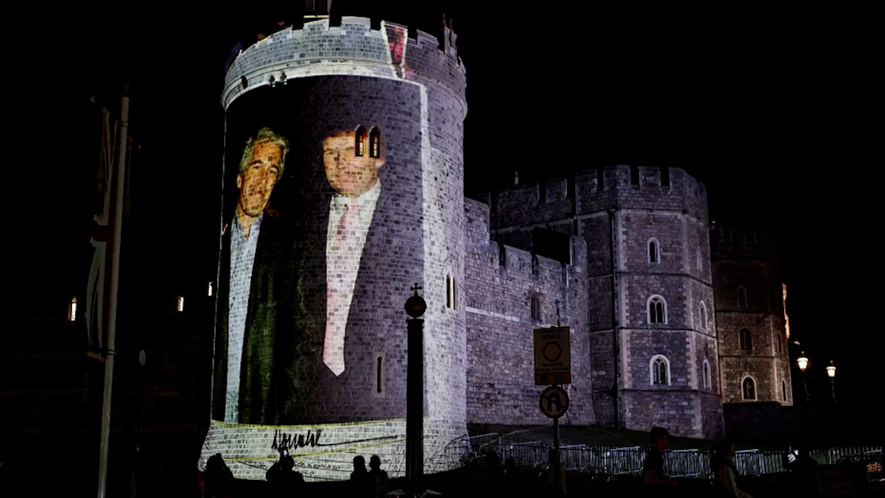 Proyectan imágenes de Trump y Epstein en el castillo de Windsor durante protesta