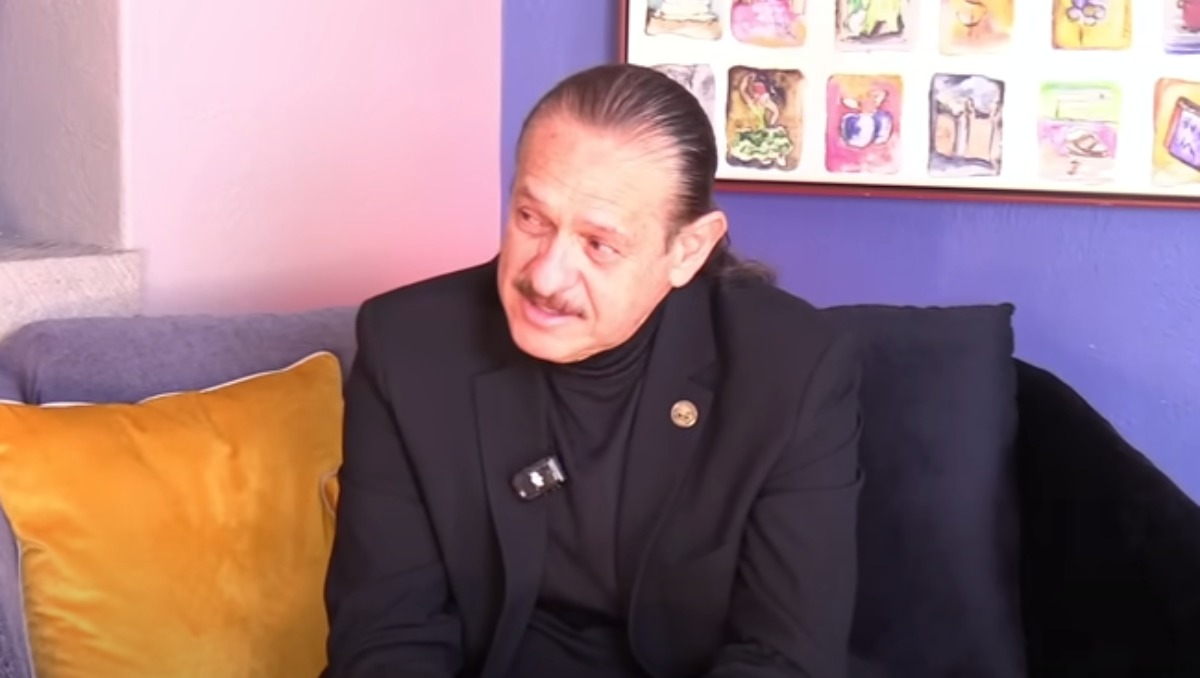 Teo González revela negligencia médica con su mamá