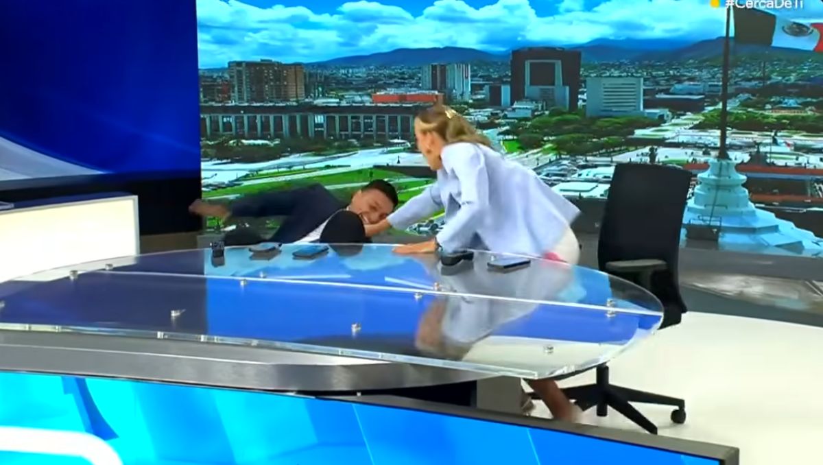 Yari Martínez cayó al suelo durante Telediario. | Especial