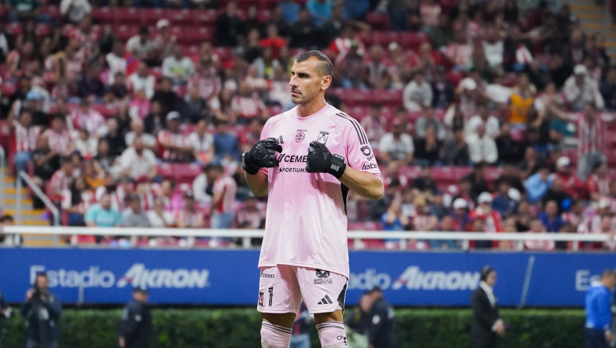 Guido Pizarro asegura que Nahuel Guzmán es el mejor arquero en la historia de la liga (Imago7)