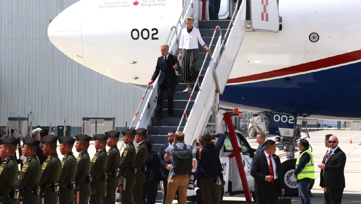 Mark Carney aterrizó en el AIFA y fue recibido con honores. | Jesús Quintanar