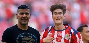 Carlos Salcido elogia a la 'Hormiga' González en Chivas