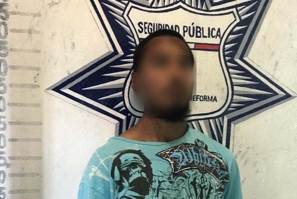 Hombre detenido en Mineral de la Reforma. (Cortesía)