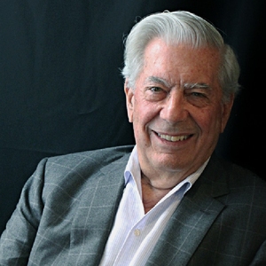 Mario Vargas Llosa, escritor peruano, ganador del Premio Nobel de Literatura y exponente del boom latinoamericano.
