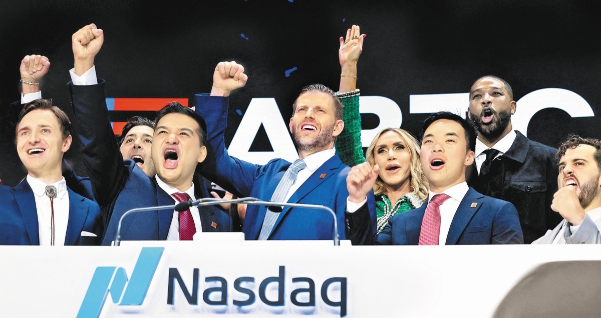 El martes sonó la campana de apertura del Nasdaq para celebrar el debut en el mercado de American Bitcoin. BRENDAN MCDERMID/REUTERS