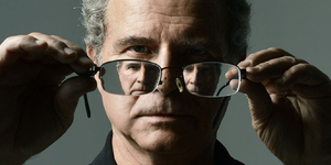 Fotografía de Jorge Souza Jauffred en conjunto con un poema suyo.