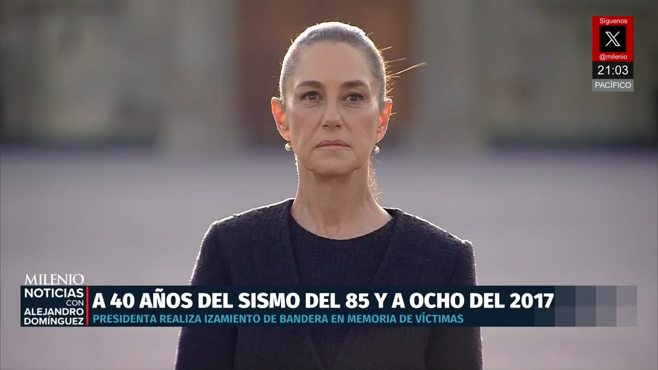 Sheinbaum encabeza izamiento de bandera por víctimas de los sismos de 1985 y 2017