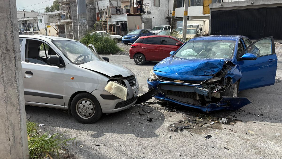 El accidente se registró en el cruce de la avenida Luis Elizondo con la calle Las Pampas | Ángel Mercado