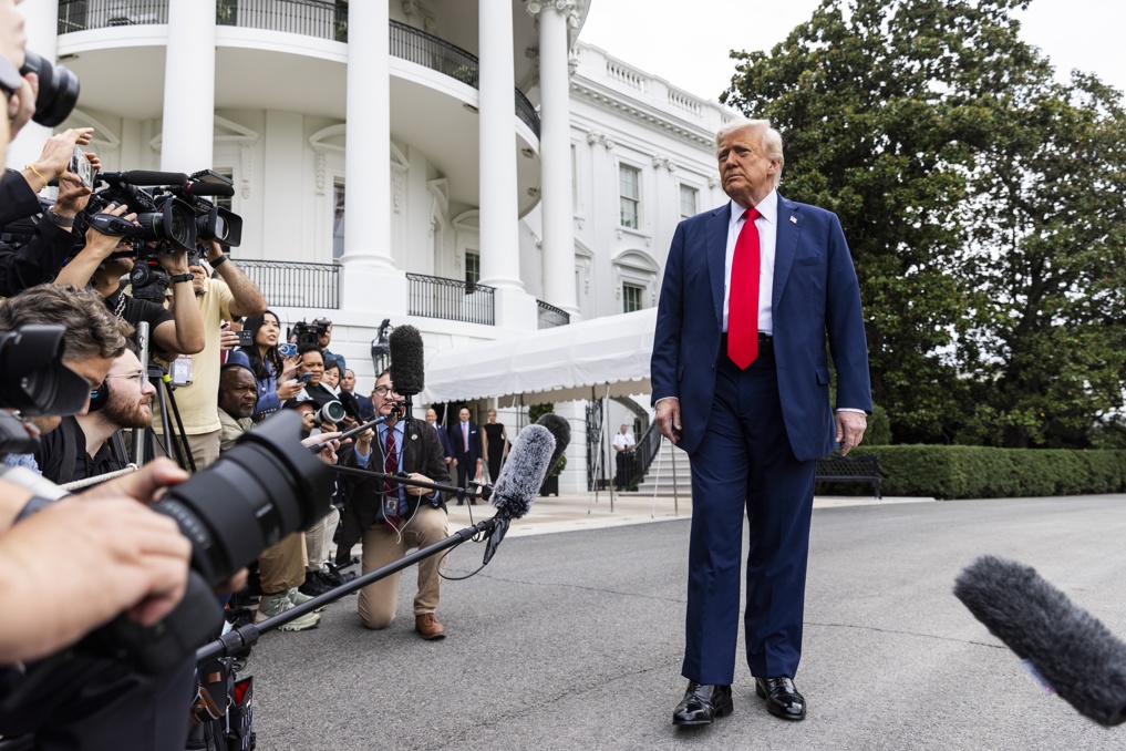 Donald Trump se dirige a homenaje de Charlie Kirk. Foto: (EFE)