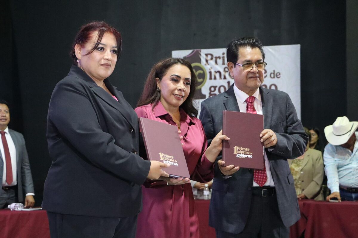 Imelda Cuéllar Cano, alcaldesa de Actopan, durante la presentación de su primer informe de gobierno