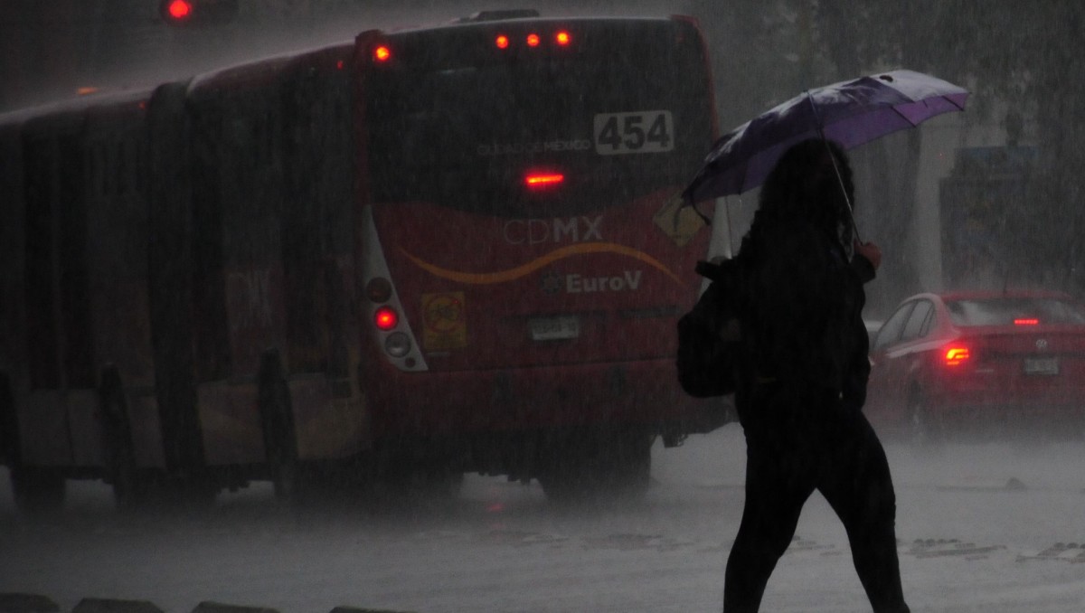 Inundaciones, encharcamientos y afectaciones viales se registran este domingo por las fuertes lluvias. (Foto: Cuartoscuro)
