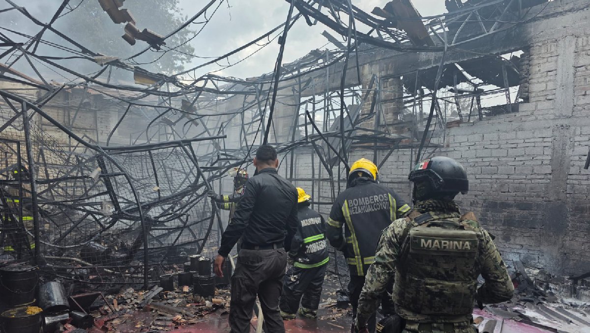 Reportan incendio en bodega de Los Reyes La Paz, Edomex. Foto: (Especial)