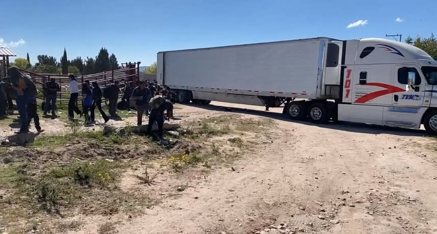 La primera corporación en llegar fueron elementos de la Coordinación Municipal de Protección Civil de Miguel Auza, Zacatecas.| Especial