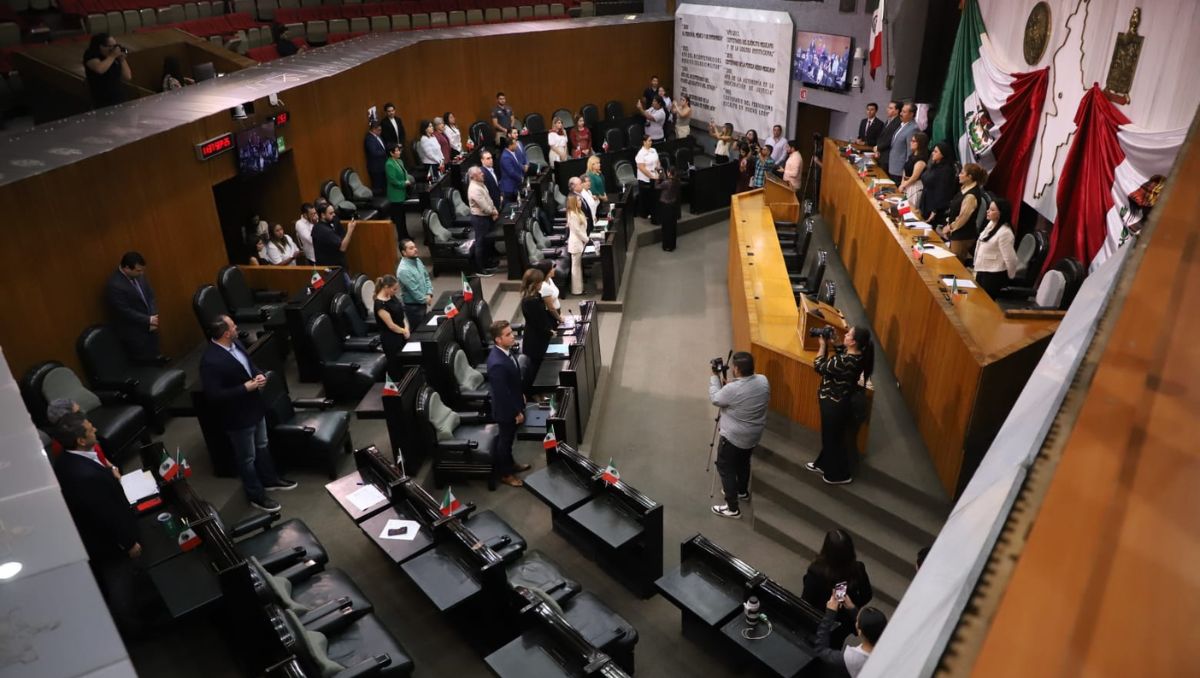 Legisladores homenajean a la periodista Débora Estrella tras su muerte | Luis Guerra