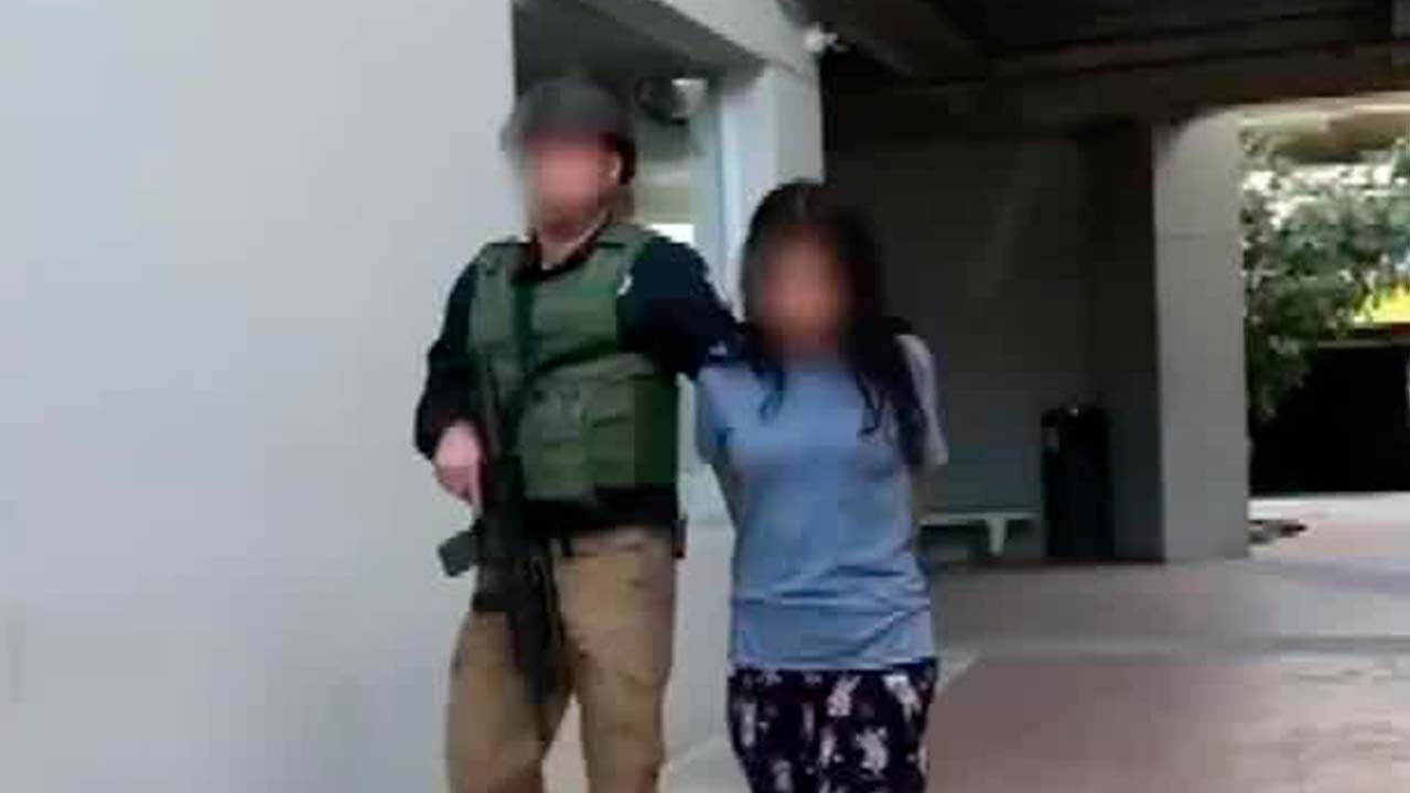 Dan prisión preventiva a dos mujeres tras ser acusadas del homicidio de un bebé en BC