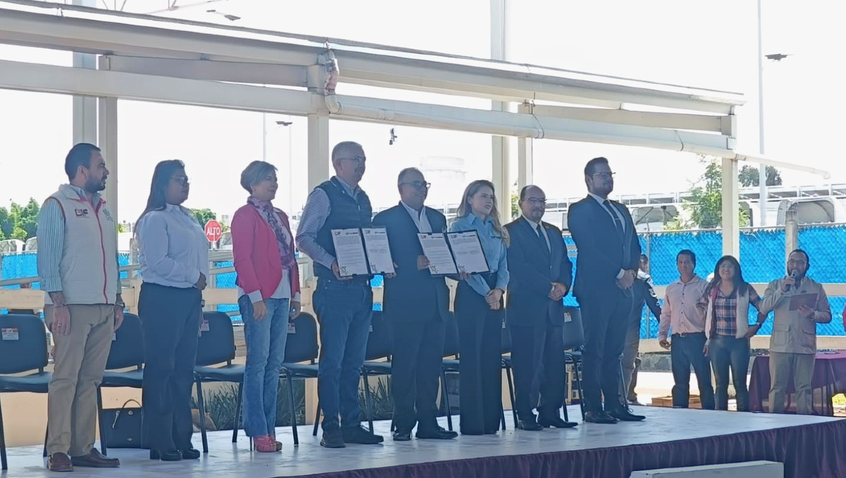 SMDIF firman convenio para certificar terapias ecuestres en Puebla | Especial