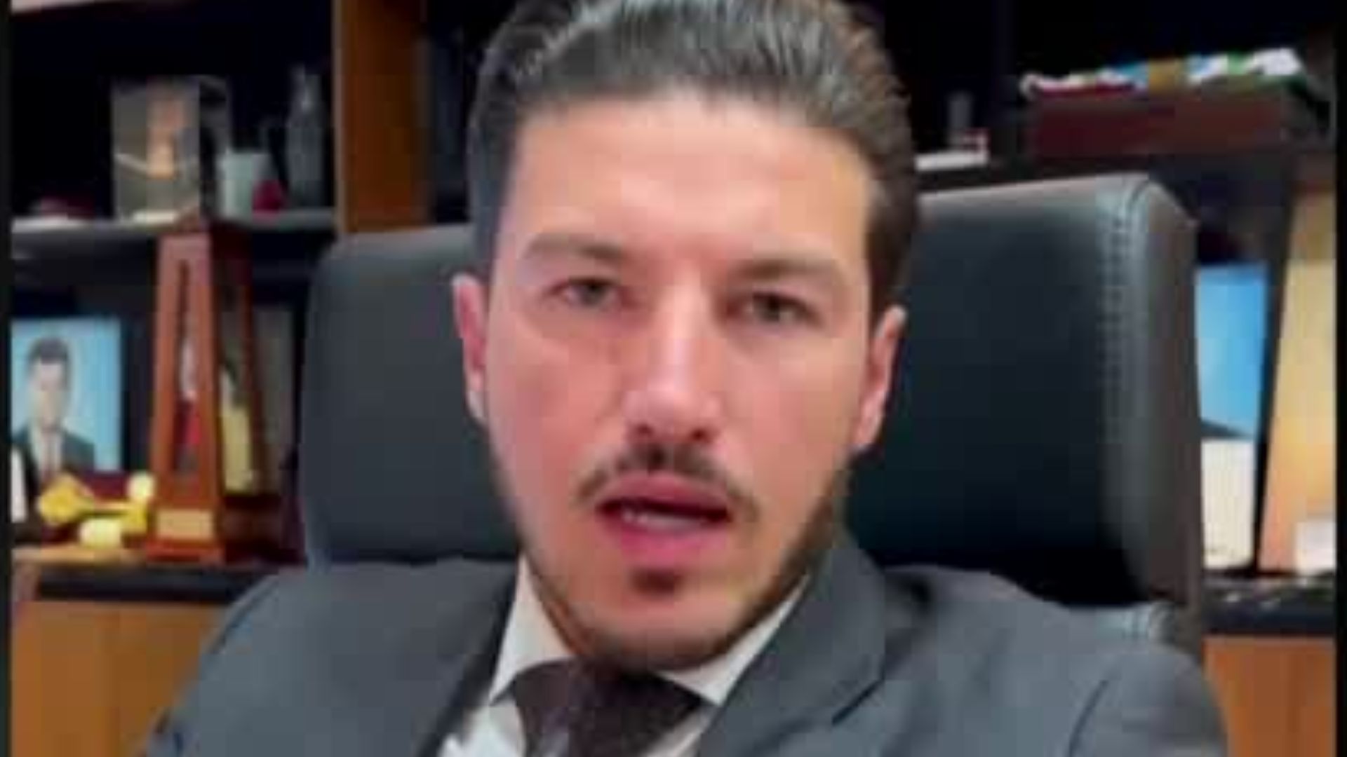 El gobernador de Nuevo León, Samuel García, lamenta el fallecimiento de Mauricio Fernández