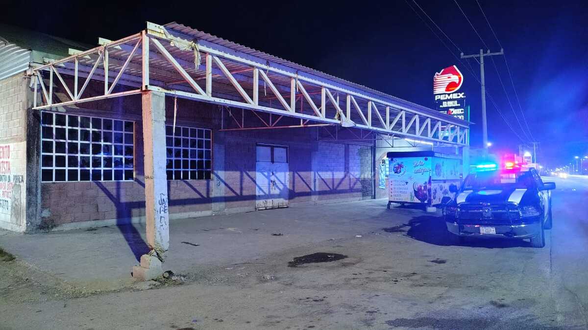 El incendio se originó en un montón de basura dentro de la bodega abandonada. | Especial