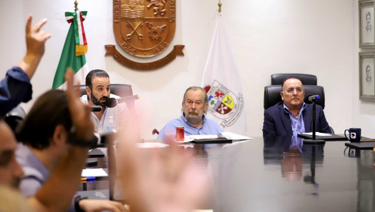 Mauricio Fernández en sesión de Cabildo | Luis Guerra