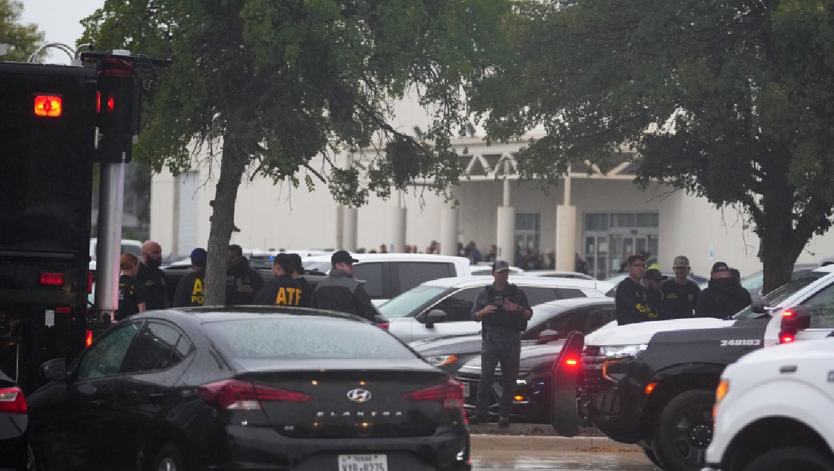 Autoridades del estado se movilizaron en la zona para atender la emergencia. | Foto: AP