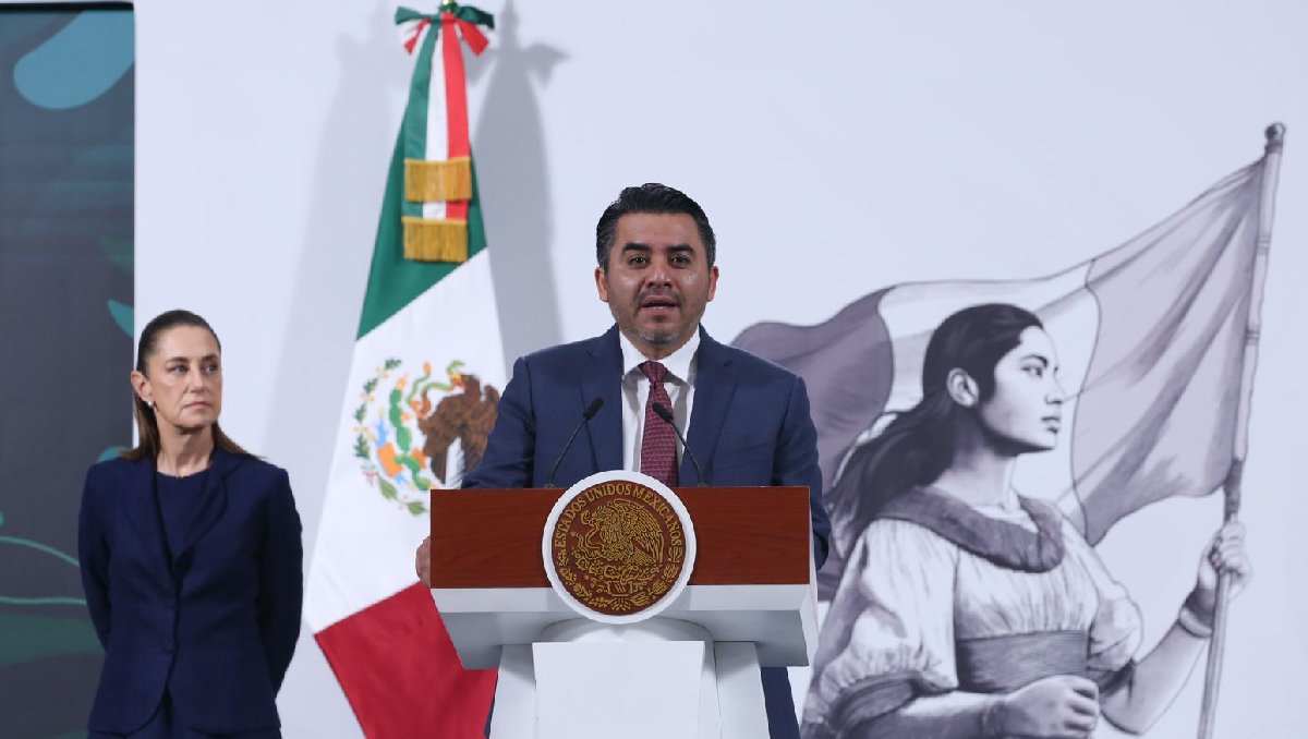 Efraín Morales, director de la Comisión Nacional del Agua en la conferencia mañanera. (Ariana Pérez)