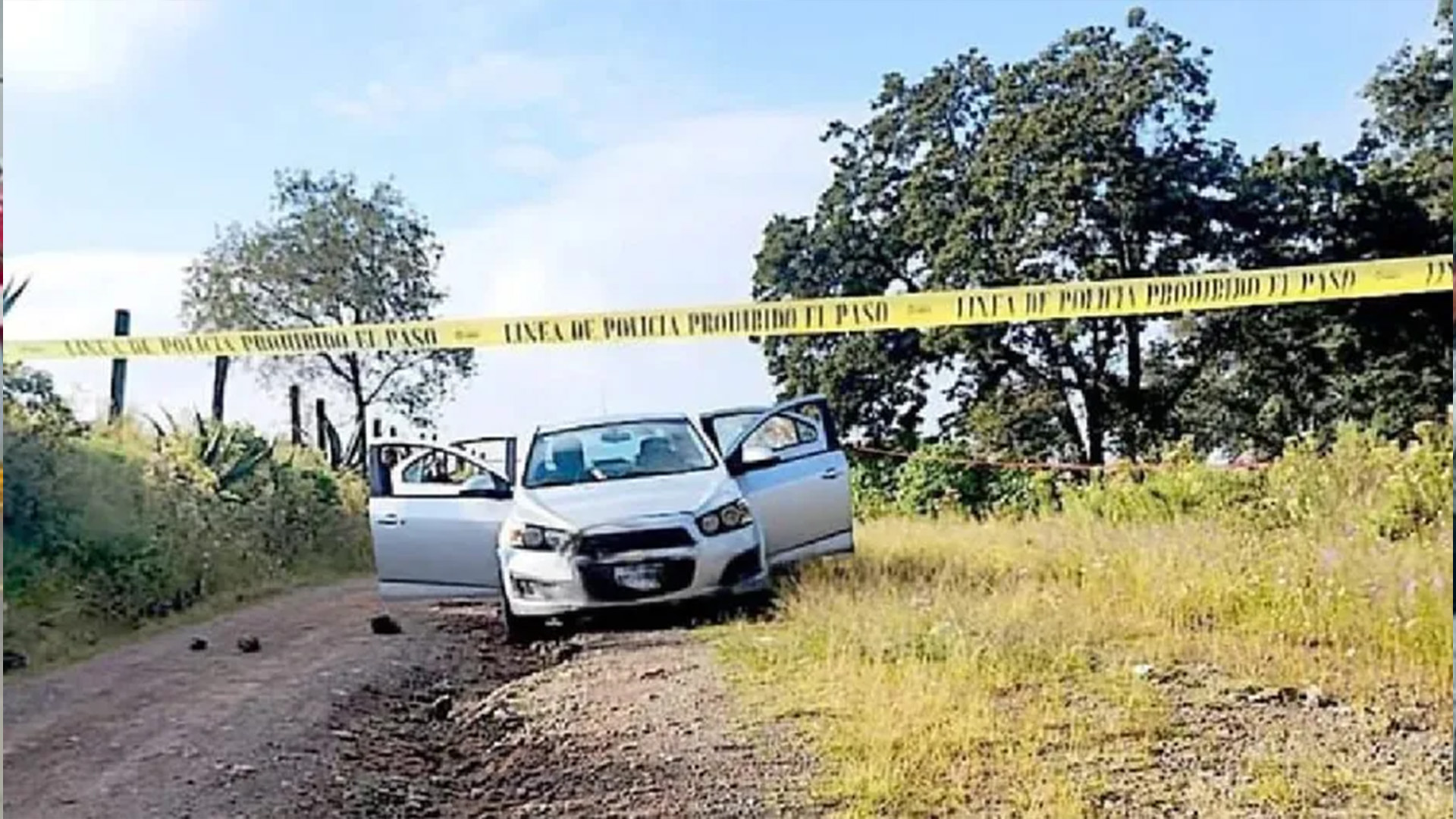 En Temoaya, Estado de México, abandonan un automóvil con 4 cuerpos
