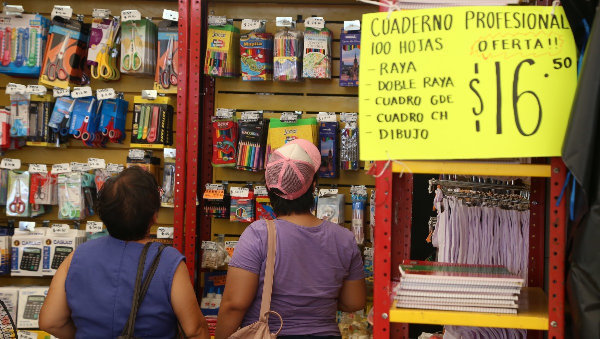 Feria de regreso a clases en Tampico. (Yazmín Sánchez)
