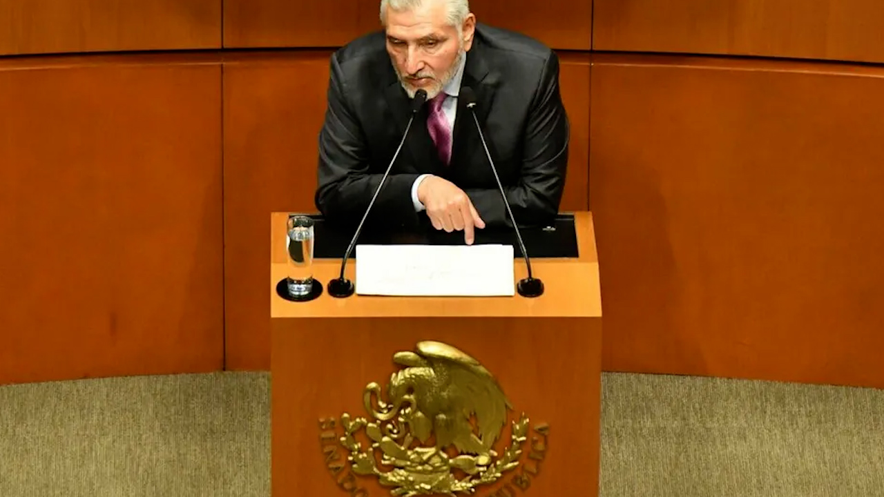 Morenistas se contradicen sobre conversatorios para Ley de Amparo