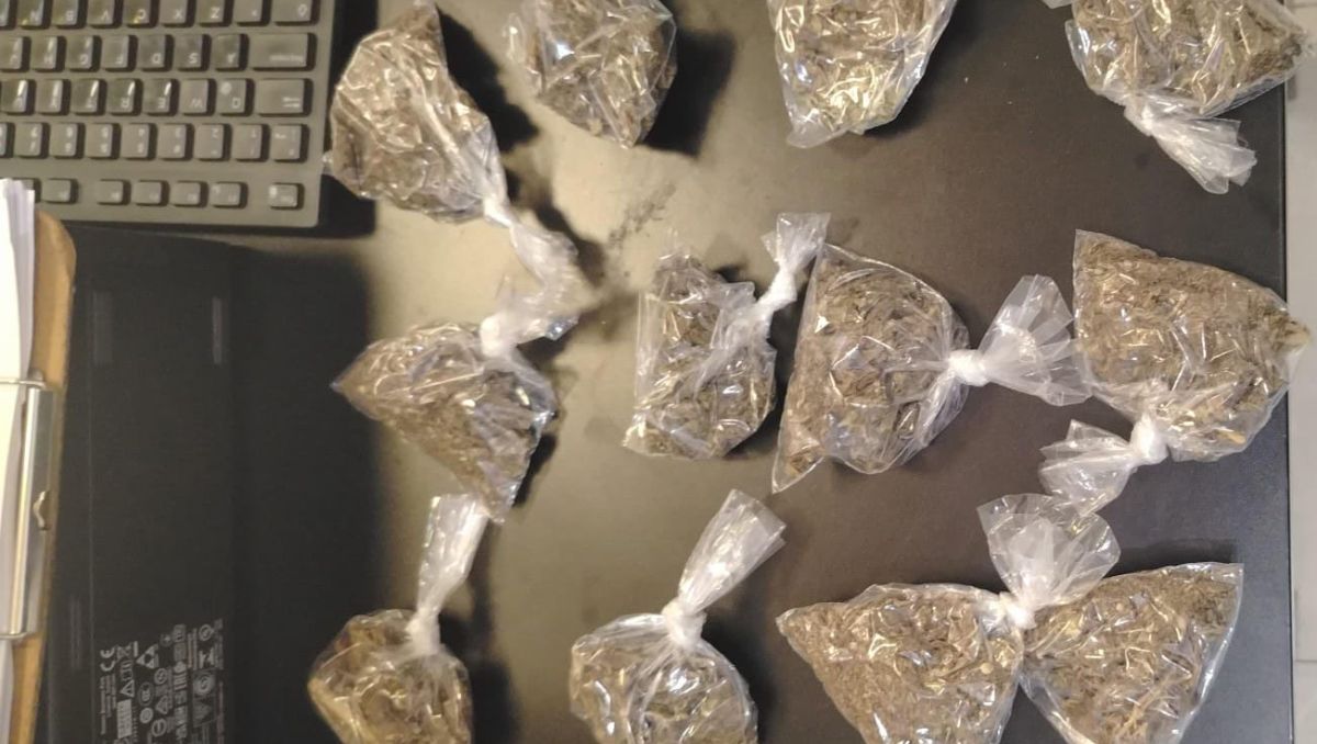 A la pareja detenida también se le aseguraron dosis de droga | Especial