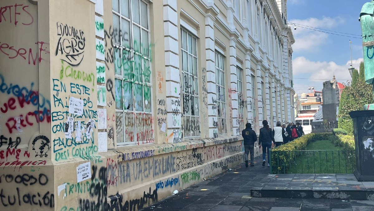 Los paristas no se han pronunciado sobre las condiciones en que tienen el Edificio de Rectoría. Foto: (Especial)