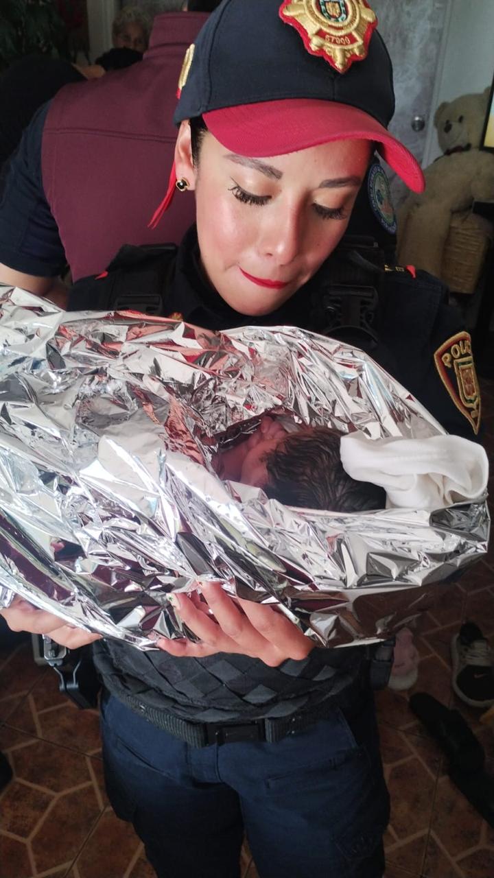 Los policías verificaron que la madre y la recién nacida se encontraban estables | Cortesía.