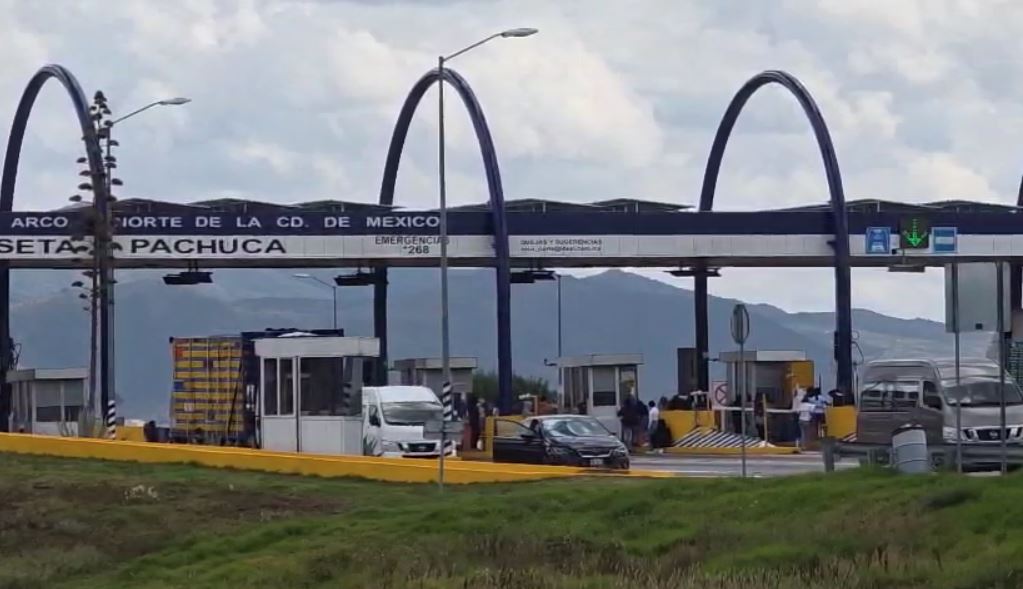 Toman caseta del Arco Norte, en su salida a Pachuca. (Guadalupe Trejo)