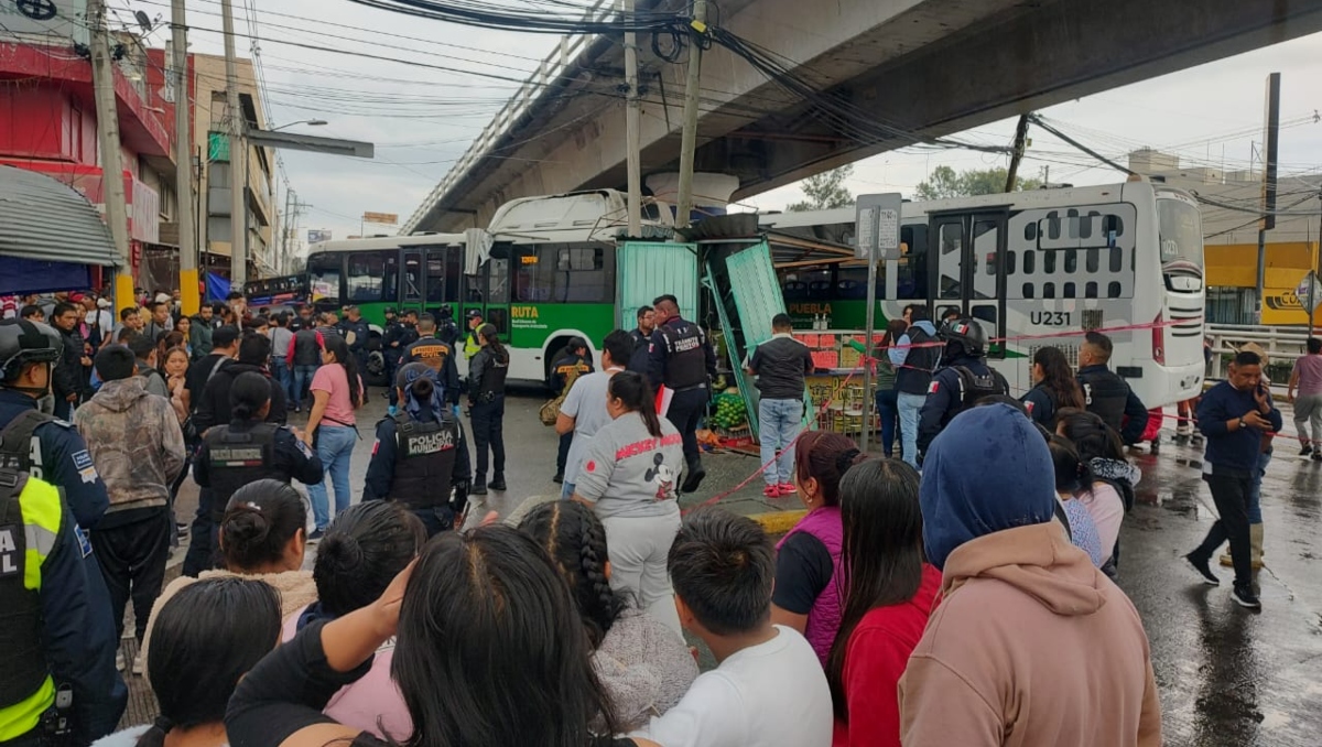 Unidad del RUTA choca contra negocio cerca de la CAPU en Puebla | Especial
