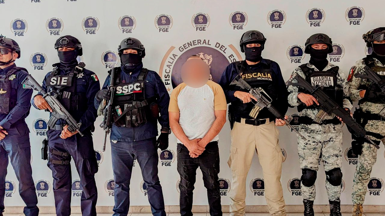Cae 'El Manotas' en Michoacán, acusado de secuestrar a policías